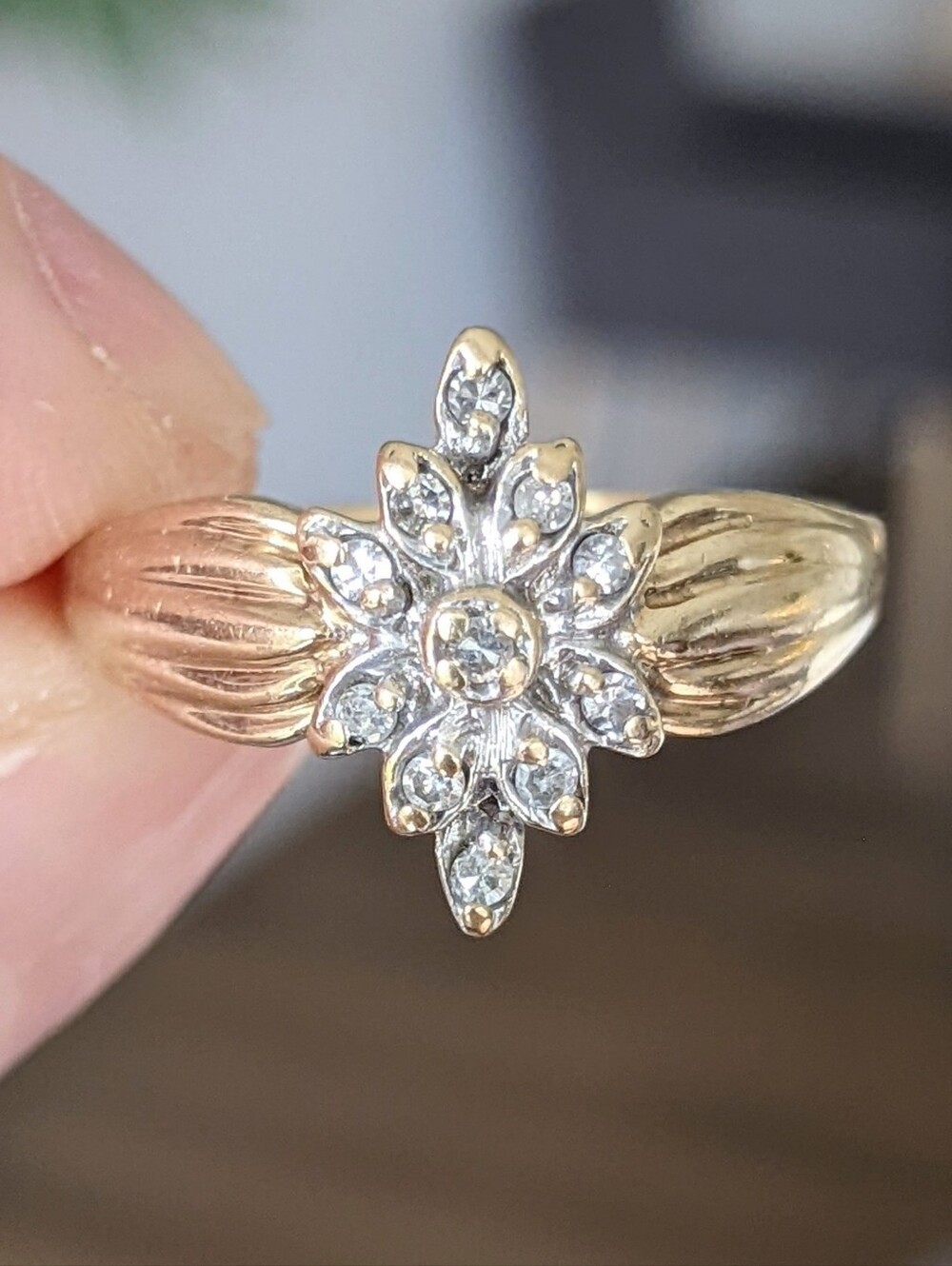 Antique 10K Gold Diamond Starburst Cluster Ring